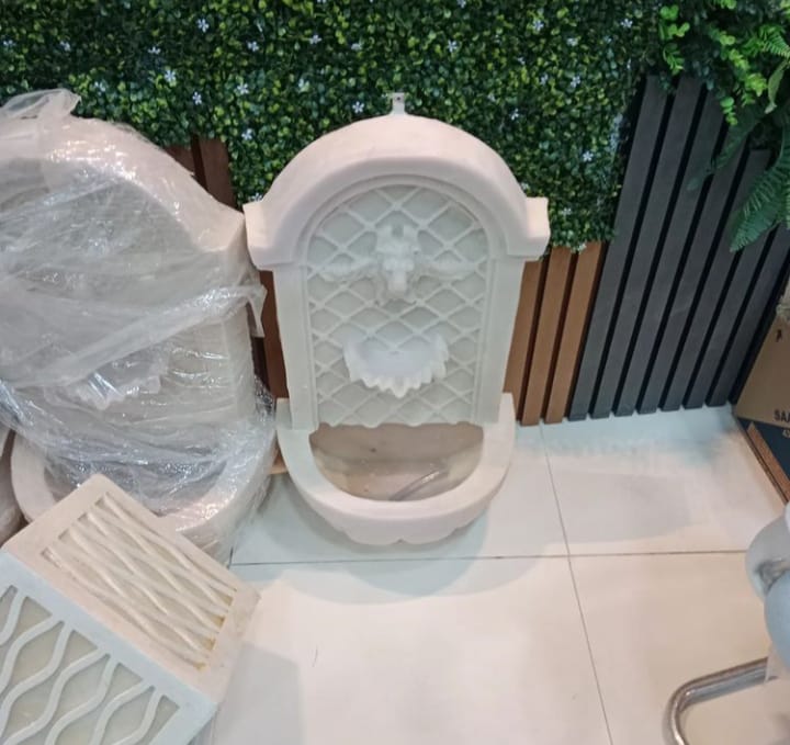 نوافير وشلالات جاهزه